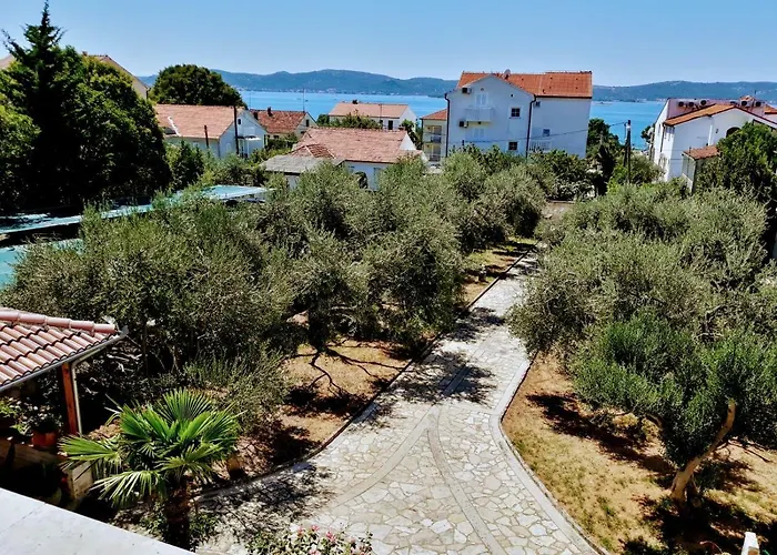 Apartament Andela *